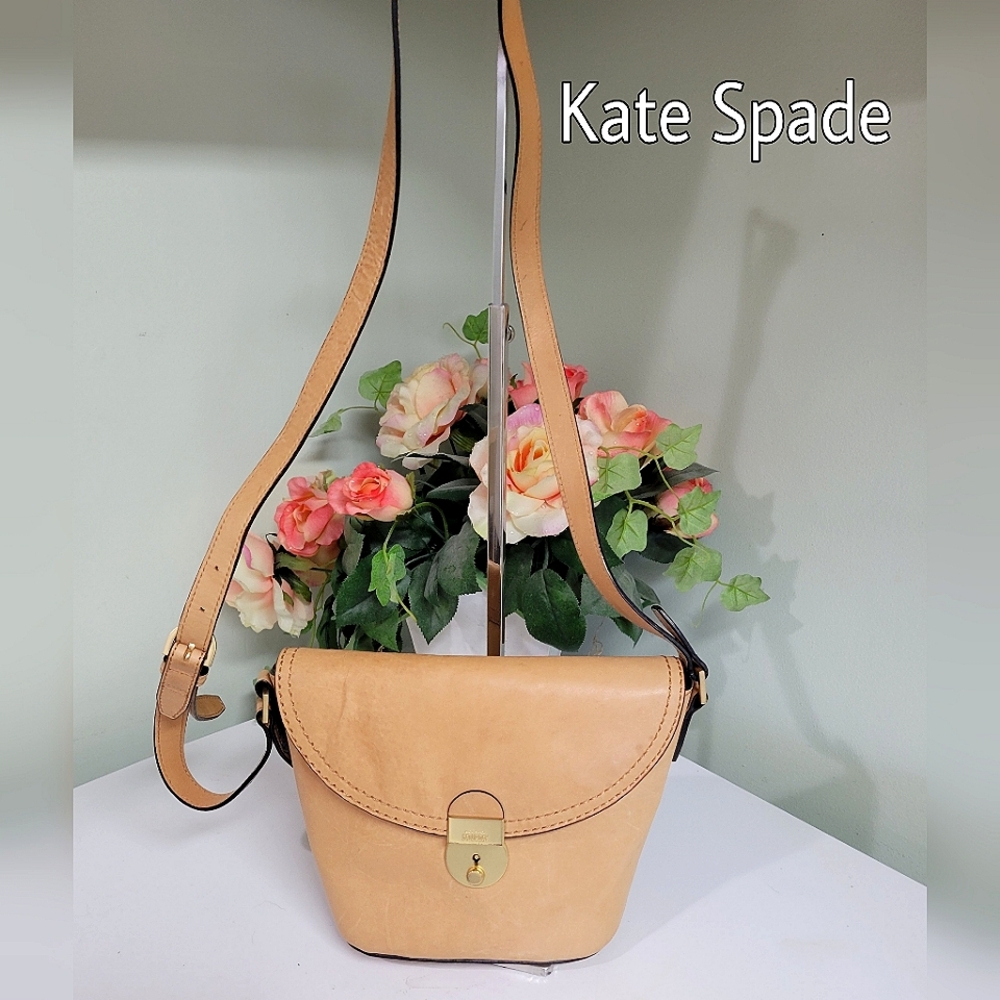 Kate Spade Saturday crossbody bag. 😍😍 VTG